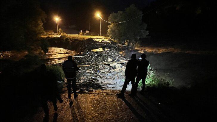 Düzce'de evlerinden tahliye edilen vatandaşlara battaniye dağıtıldı G3