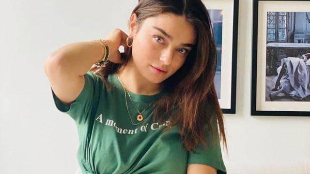 Ayça Ayşin Turan makyajsız ve filtresiz pozuyla olay oldu! Güzelliğiyle büyüledi...