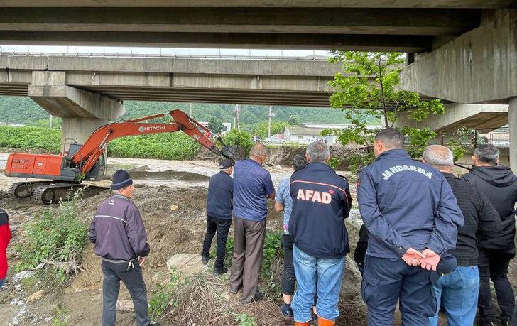 Düzce'de sele kapılan operatörün bulunması için çalışma başlatıldı G3