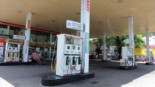 Tarihinin en büyük krizini yaşıyor! Sri Lanka'da yakıt satışına kısıtlama getirildi