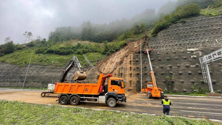Bolu'da sağanak nedeniyle 2 köprü yıkıldı, bazı evleri su bastı G3