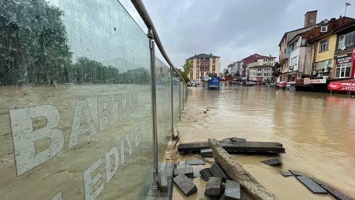 Bartın'da taşkın nedeniyle tarihi Kemerköprü su altında kaldı G3