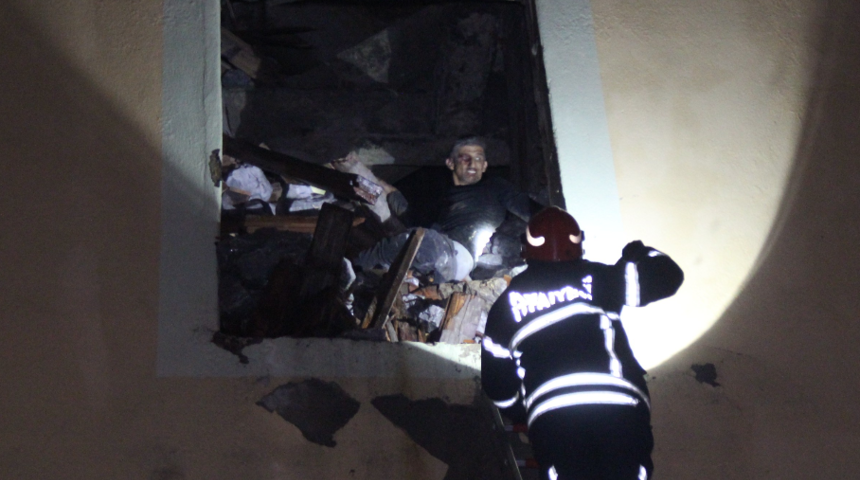 Akıllara durgunluk veren olay! Çıktıkları kule enkaz oldu