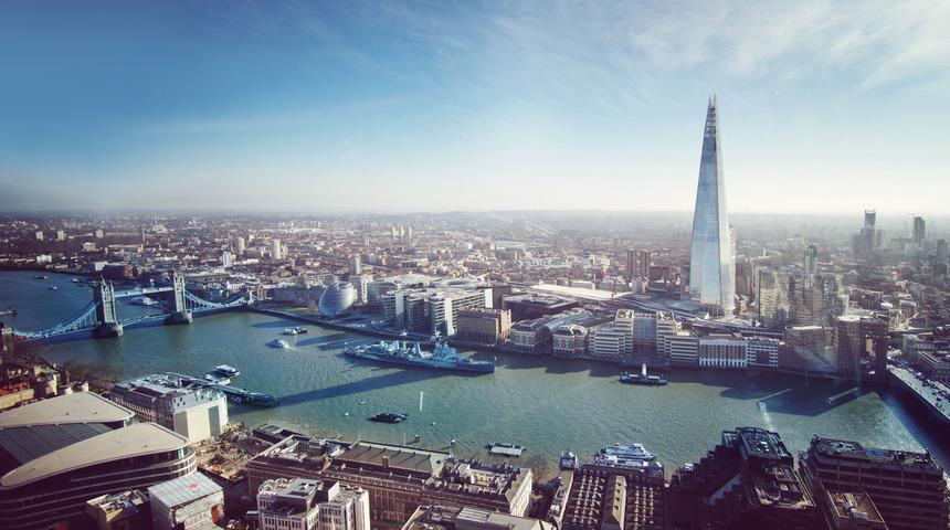 310 metre yüksekliğindeki gökdelende cinsel ilişkiye girip filme aldılar! 