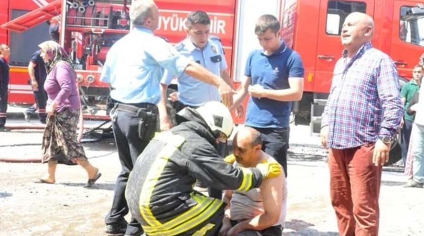 Oğlu alevler arasında kalan babanın çaresizliği