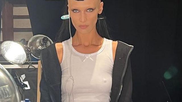 Abla-kardeş çıplak pozları olay olmuştu! Gigi Hadid ve Bella Hadid'in podyum tarzları sosyal medyayı salladı