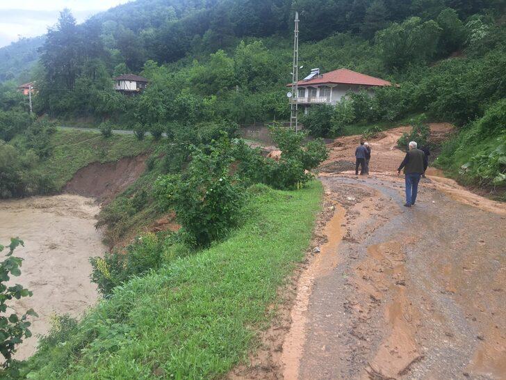 Zonguldak'ta sağanak nedeniyle köy yollarında heyelan yaşandı G2