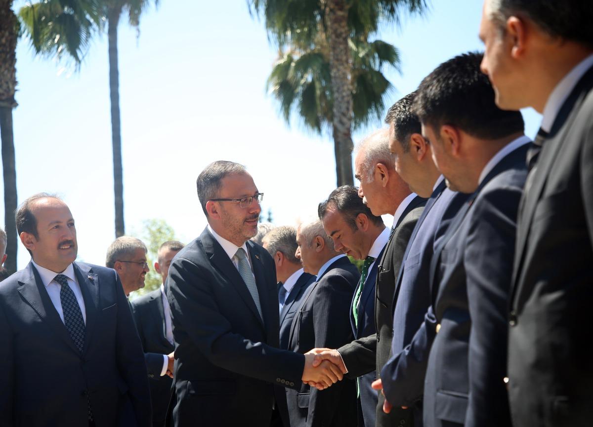 Gen&ccedil;lik ve Spor Bakanı Kasapoğlu, Mersin'de konuştu: