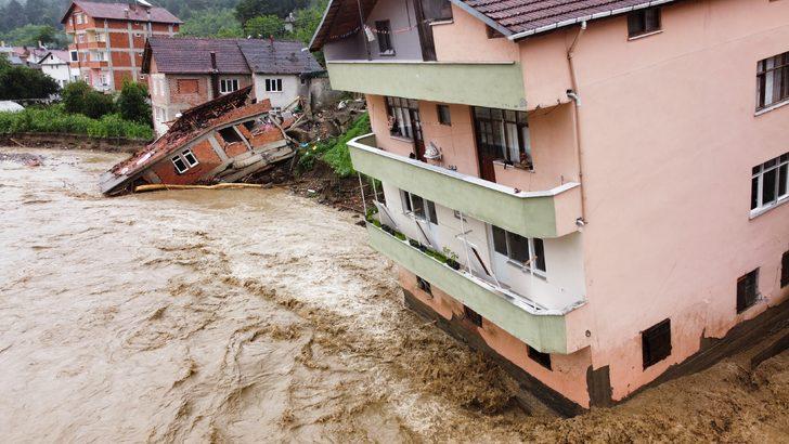 GÜNCELLEME - Karabük'te sağanak nedeniyle bir ev yıkıldı, bir bina hasar gördü G5