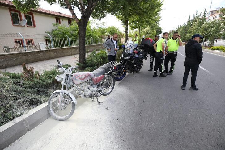 Nevşehir'de ehliyetsiz sürücü polise yakalanacağını anlayınca motosikletini ateşe verdi