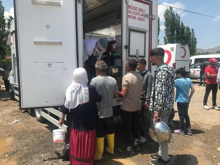 Ağrı'da 34 yapı sel sularından etkilendi G3