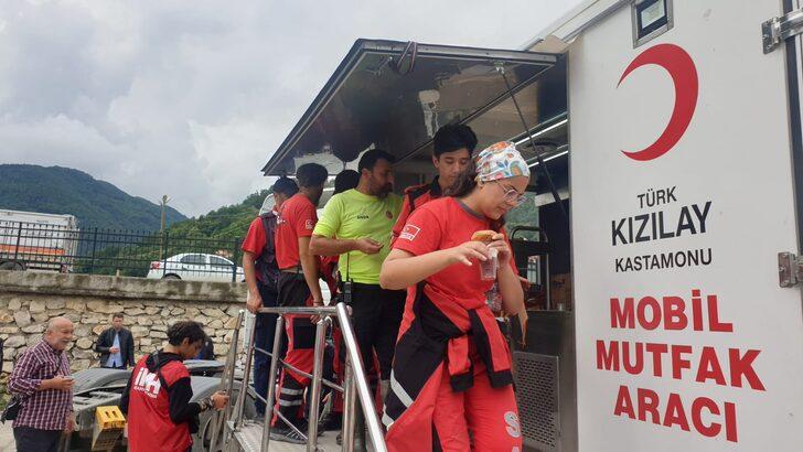 Batı Karadeniz'deki afetzedelere Türk Kızılaydan yardım G4