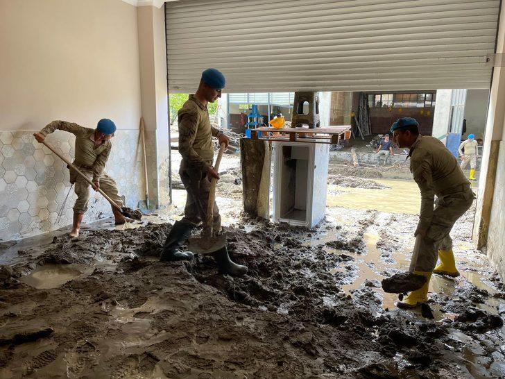 Jandarma Bozkurt'taki selin yaralarını sarmak için yeniden sahada G4