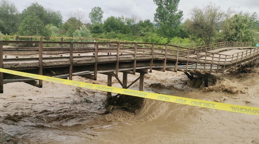 Kastamonu Ara&ccedil;'ta sağanak sonucu 4 k&ouml;pr&uuml;de hasar oluştu
