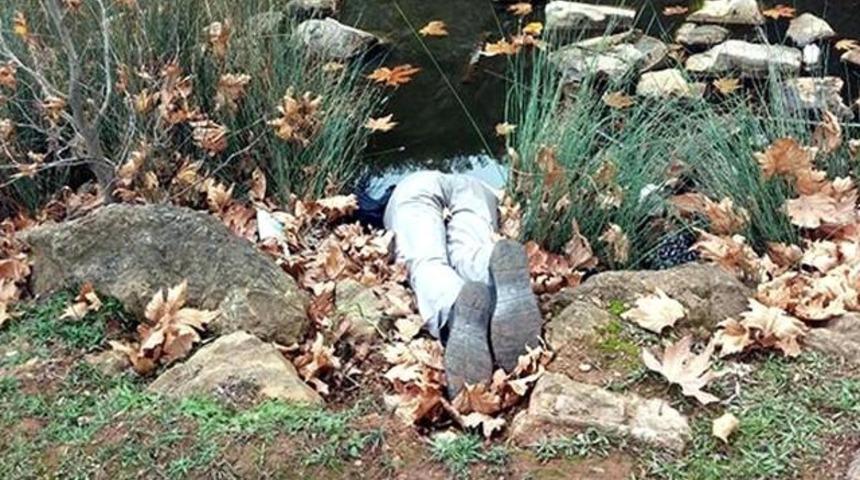 Hunharca İnfaz Edilen Adamı K&uuml;&ccedil;&uuml;k &Ccedil;ocuklar Buldu!Hemde Bakın Nerede?