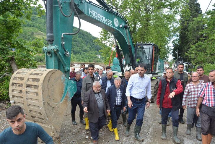 Bakan Kurum, Kastamonu'da selden etkilenen bölgelerde incelemelerde bulundu G4
