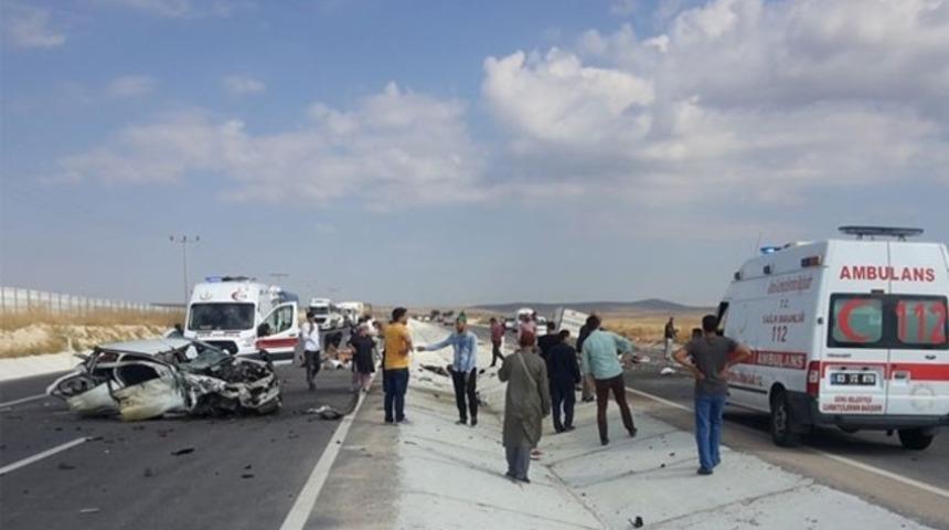 Afyonkarahisar&rsquo;da trafik kazası: 5 &ouml;l&uuml;, 4 yaralı