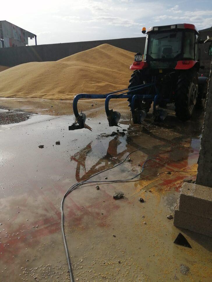 Adana'da şiddetli rüzgar ve sağanak etkili oldu G2