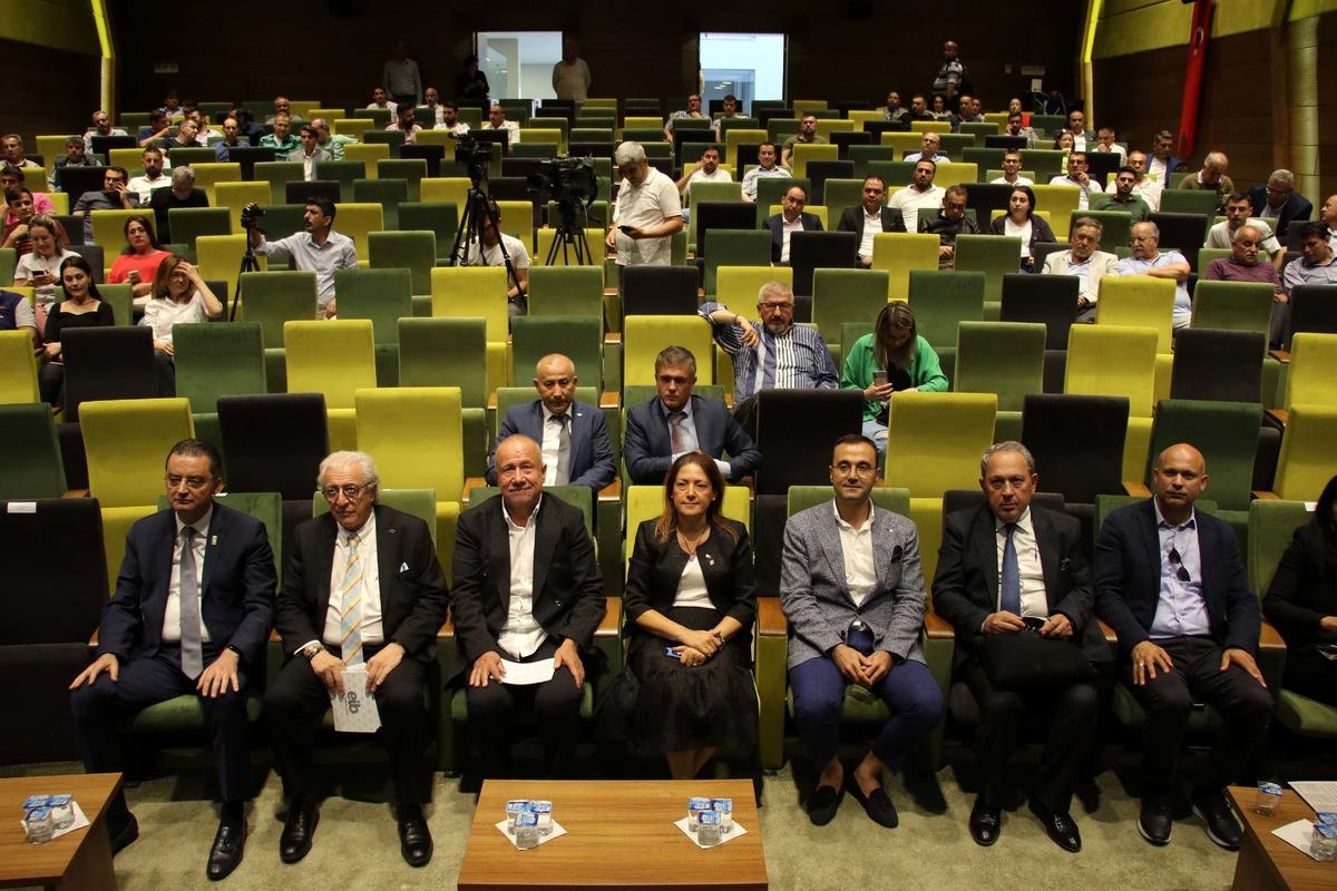 Uşak'ta en fazla ihracat yapan firmalar &ouml;d&uuml;llendirildi