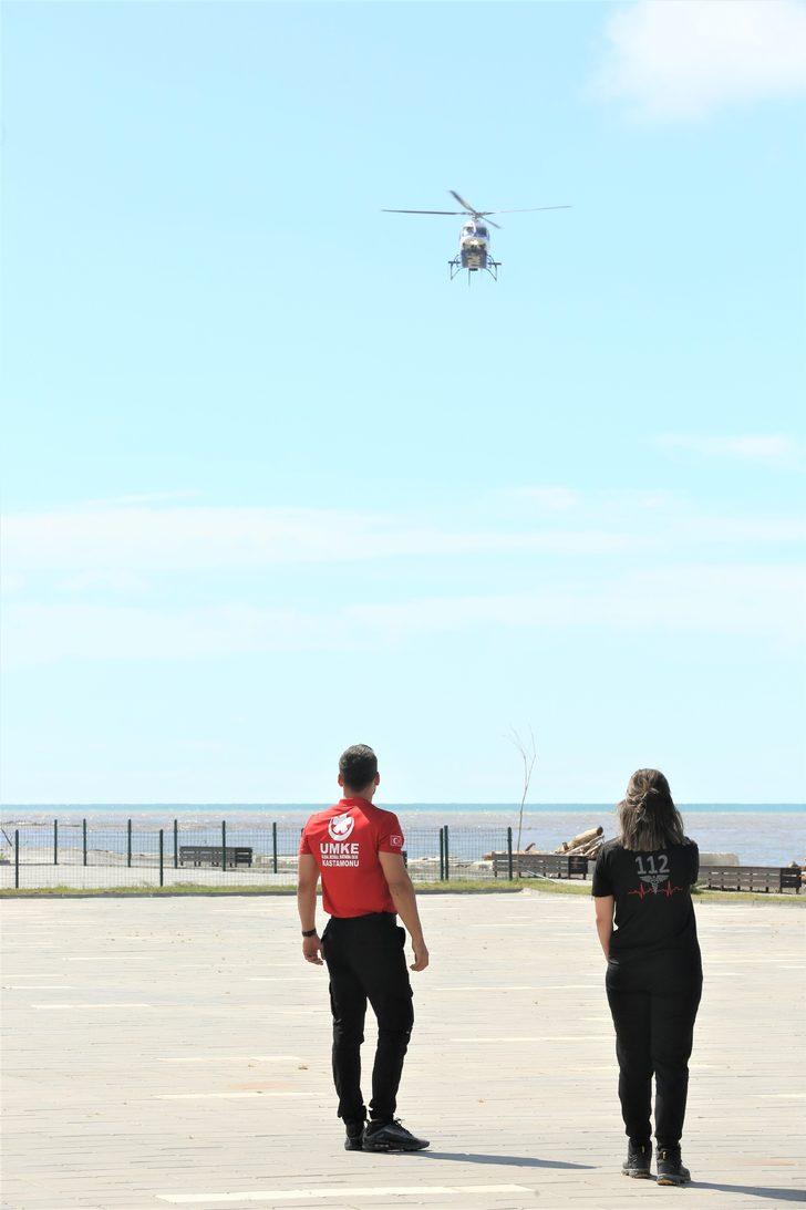 Sel bölgesindeki diyaliz hastaları hastaneye helikopterle ulaştırılıyor G3