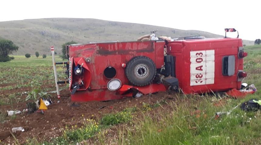 Marmaris'teki orman yangınından dönen arazözün Afyonkarahisar'da devrilmesi sonucu 4 işçi yaralandı