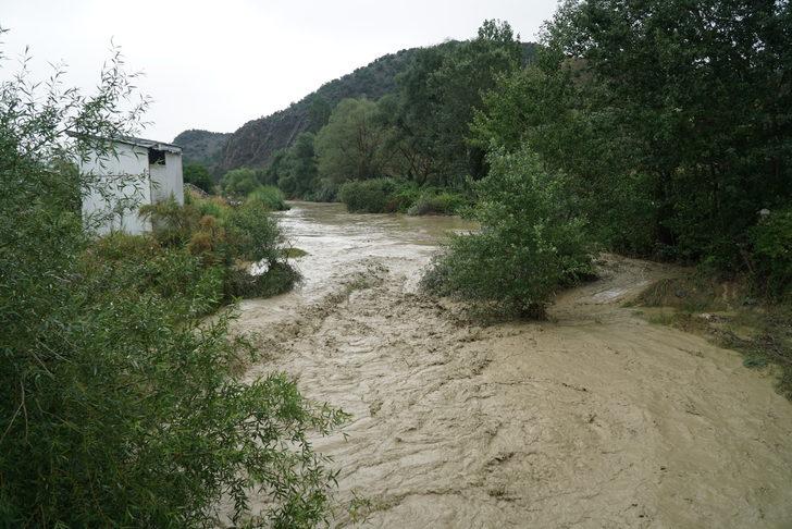 Çorum'un Osmancık ilçesinde şiddetli yağış etkili oldu G2