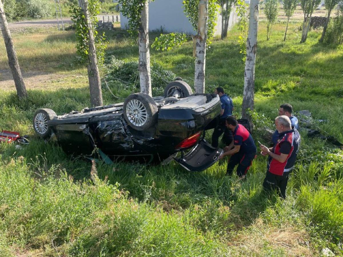 Ağrı'da polis memuru trafik kazasında yaralandı