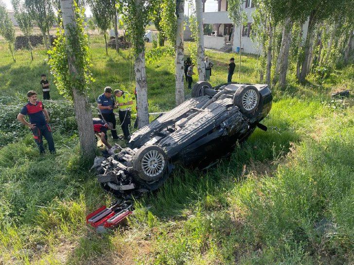 Ağrı'da polis memuru trafik kazasında yaralandı G3