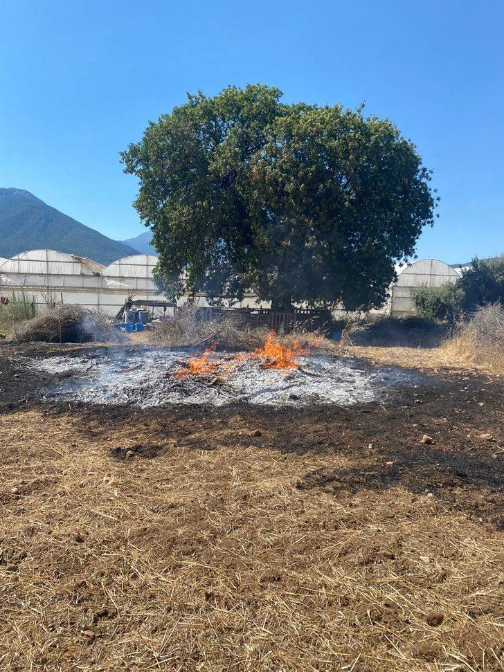 Fethiye'de iki noktada otluk alanda çıkan yangınlar söndürüldü G1