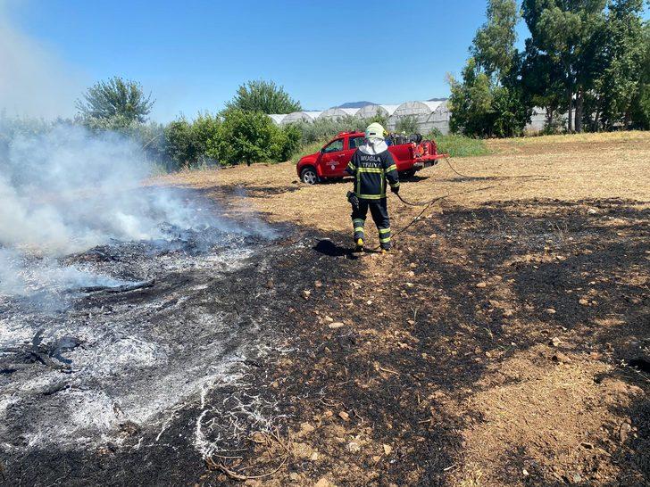 Fethiye'de iki noktada otluk alanda çıkan yangınlar söndürüldü G2