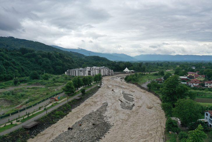Düzce'de sağanak ve su taşkınları bazı bölgelerde hasara yol açtı G1