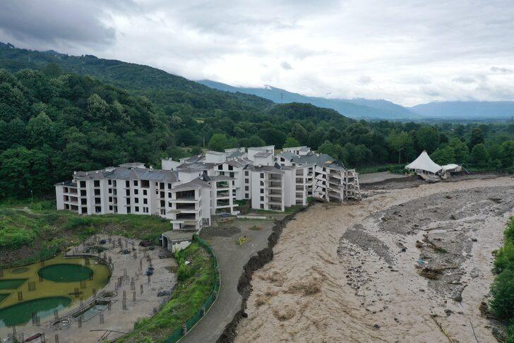 Düzce'de sağanak ve su taşkınları bazı bölgelerde hasara yol açtı G2