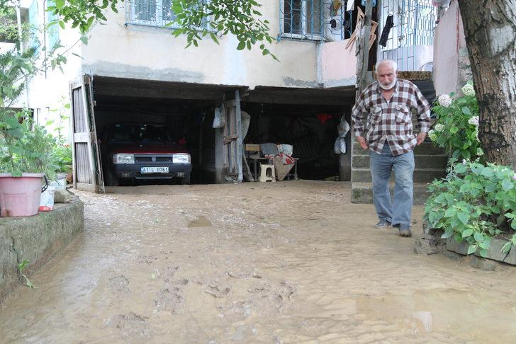 Sakarya'da sağanaktan etkilenen bölgelerde temizlik çalışması yapıldı G2