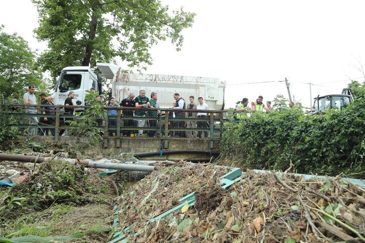 Sakarya'da sağanaktan etkilenen bölgelerde temizlik çalışması yapıldı G4