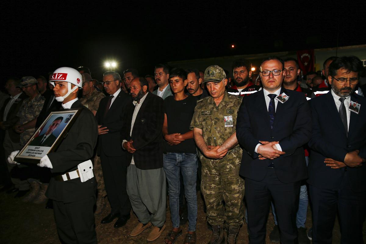 Şehit Uzman &Ccedil;avuş Abdullah Bayram, Diyarbakır'da son yolculuğuna uğurlandı