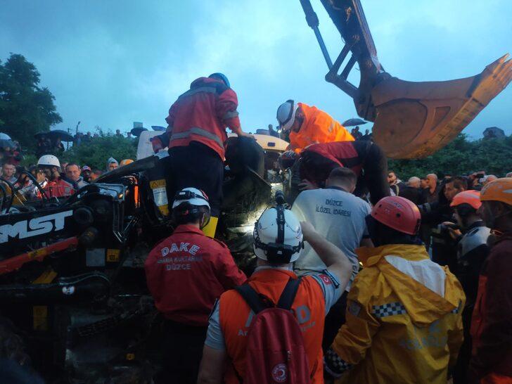 GÜNCELLEME 2 - Düzce'de sele kapılan operatörü arama çalışmalarına ara verildi G2