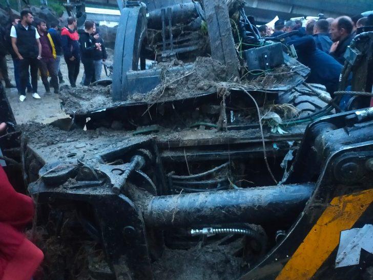 GÜNCELLEME 2 - Düzce'de sele kapılan operatörü arama çalışmalarına ara verildi G4