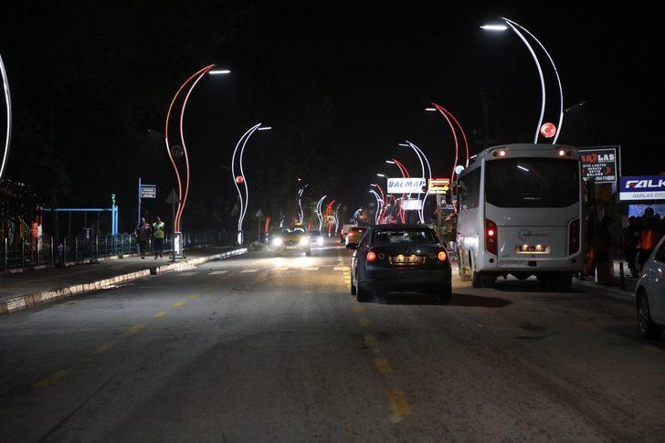 Bartın'da ırmağın taşmasıyla kapanan cadde trafiğe açıldı G2