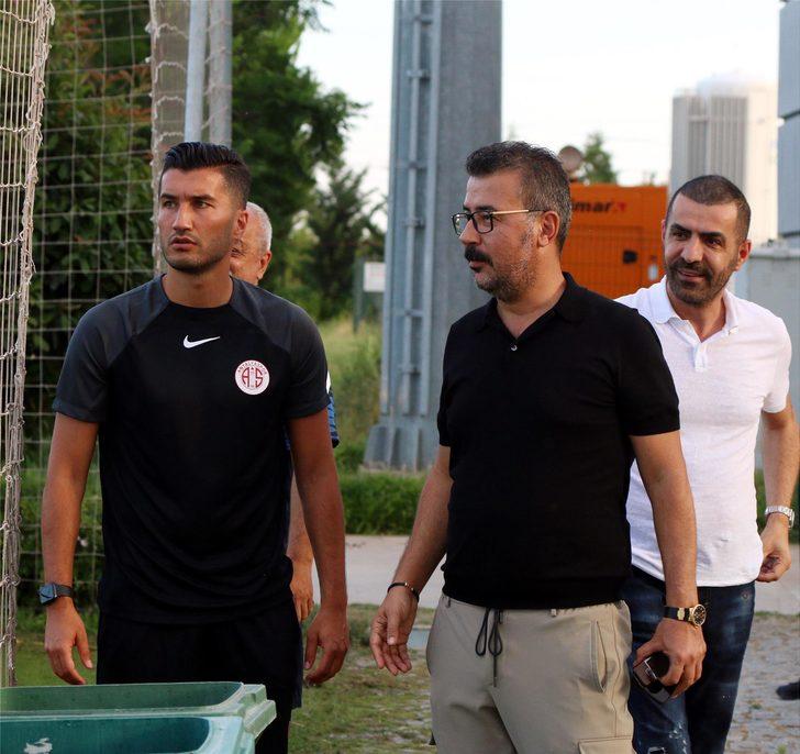 Nuri Şahin, yeni sezon öncesi ilk mesaiye genç futbolcularla çıktı G3