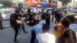 Van'ın merkezindeki taciz iddiası ortalığı karıştırdı! Onlarca kişi tarafından darbedildi