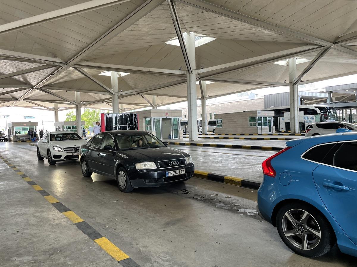 Gurbet&ccedil;iler T&uuml;rkiye'ye &ouml;zlemle giriyor