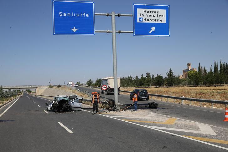 Şanlıurfa'da direğe çarpan otomobildeki 3 kişi öldü, 1 kişi yaralandı G1