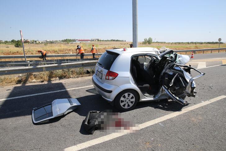 Şanlıurfa'da direğe çarpan otomobildeki 3 kişi öldü, 1 kişi yaralandı G4
