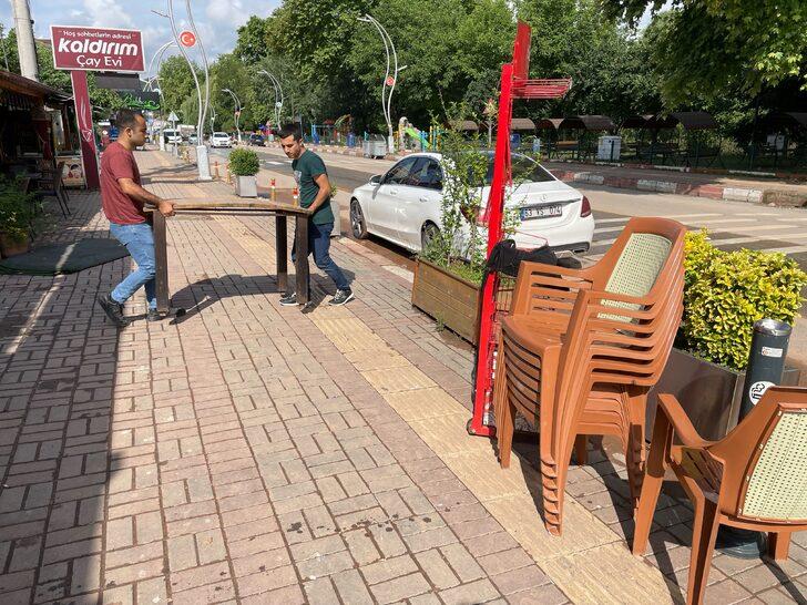 Bartın'da selin yaşandığı caddede temizlik çalışmaları sürüyor G5