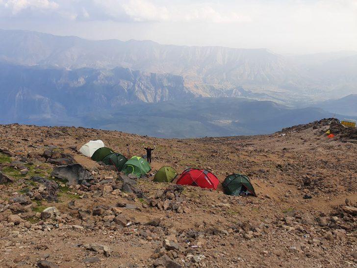 Türk dağcılar İran'daki Demavend Dağı'nın zirvesinde bayrak açtı G3
