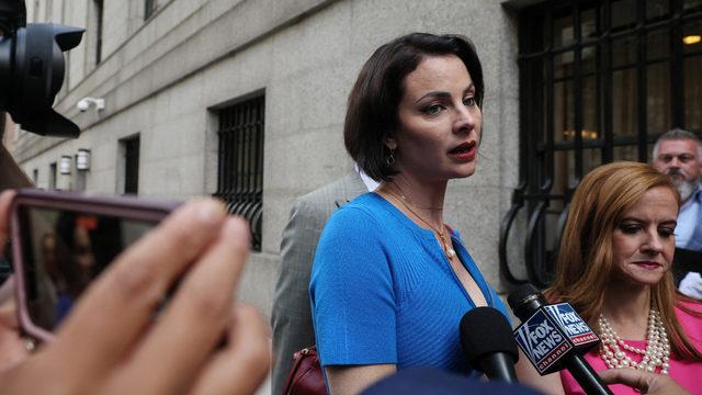 ''Kalbi atan bir seks oyuncağından başka bir şey değildim'' Epstein-Maxwell kurbanı Sarah Ransome nasıl iki kez intihara giriştiğini anlattı