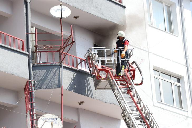 Niğde'de evde çıkan yangında 5 kişi dumandan etkilendi G1