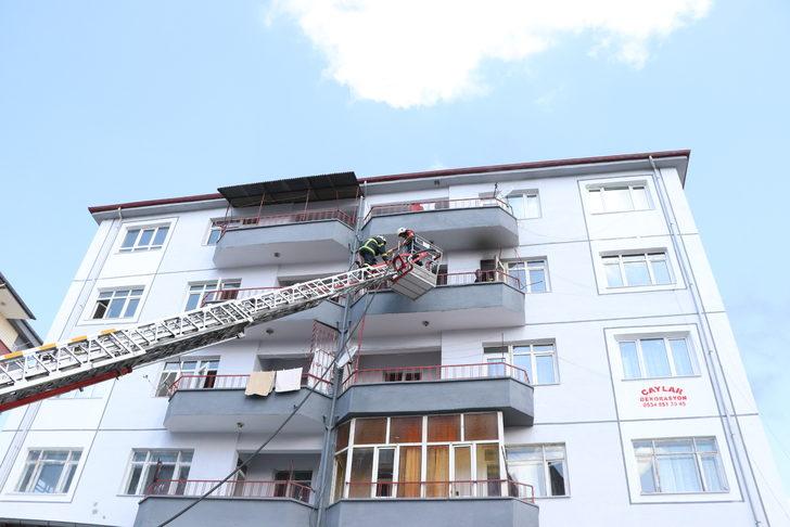 Niğde'de evde çıkan yangında 5 kişi dumandan etkilendi G4