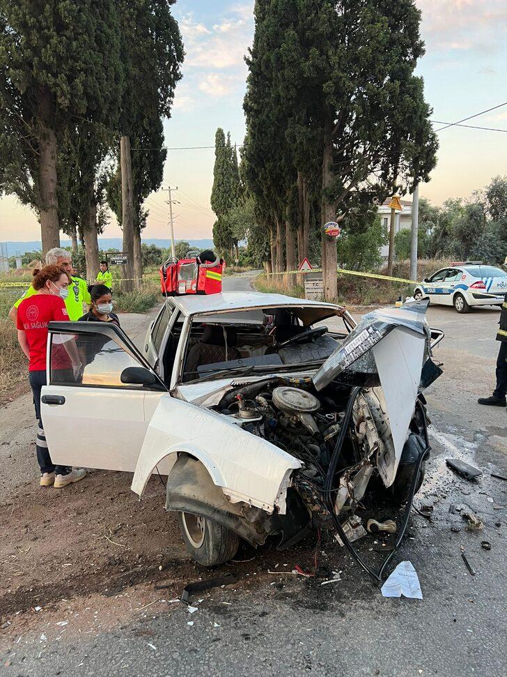 Aydın'da ağaca çarpan otomobilin sürücüsü öldü