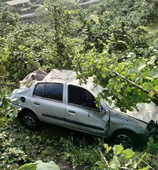 Zonguldak'ta fındık bahçesine devrilen otomobildeki 1 kişi öldü, 1 kişi yaralandı
